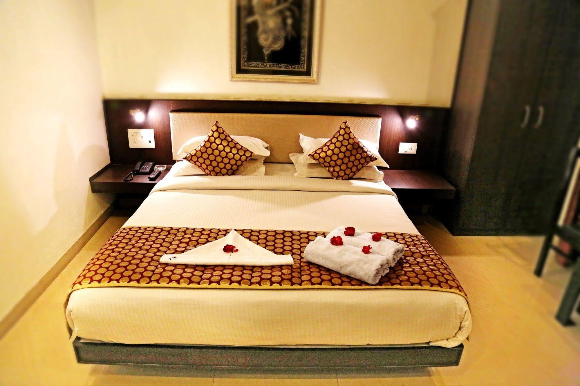 Narayans Leela Inn Udaipur Exterior photo